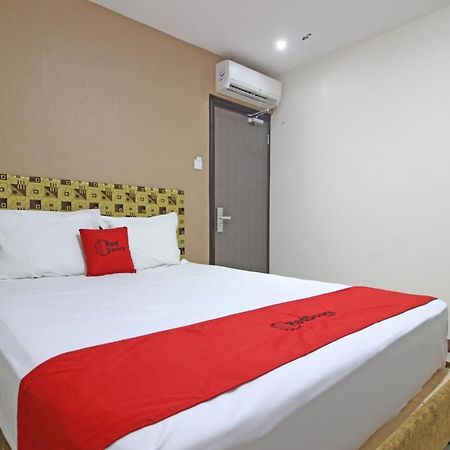 Reddoorz Near Uns Solo Hotell Eksteriør bilde