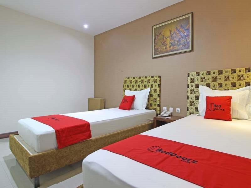 Reddoorz Near Uns Solo Hotell Eksteriør bilde