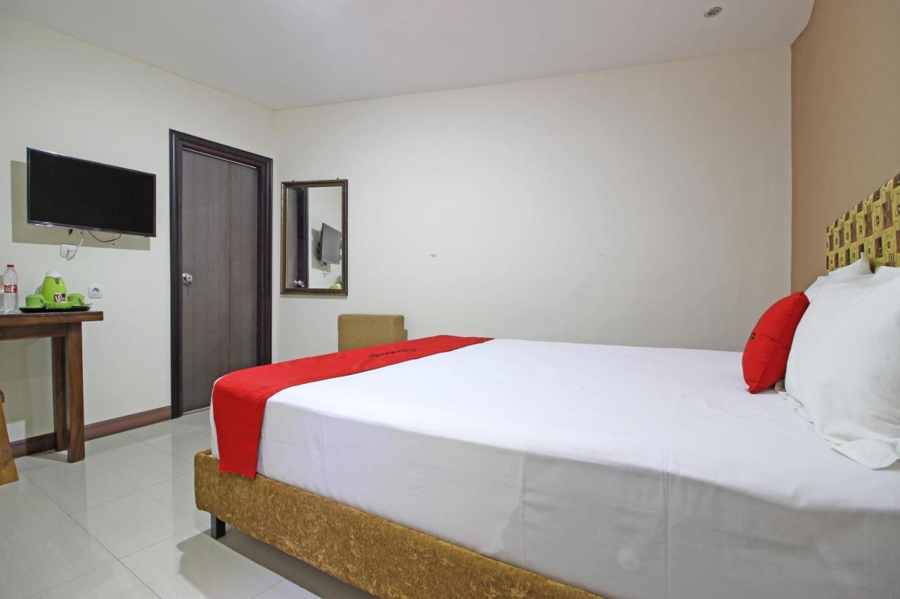 Reddoorz Near Uns Solo Hotell Eksteriør bilde